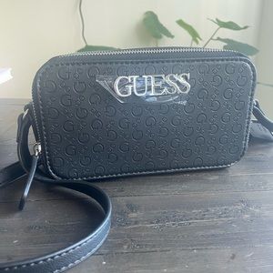 Guess Crossbody Black.